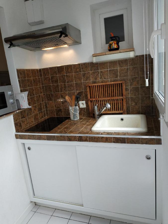 Studio Tout A Pieds Sanary-sur-Mer Bagian luar foto
